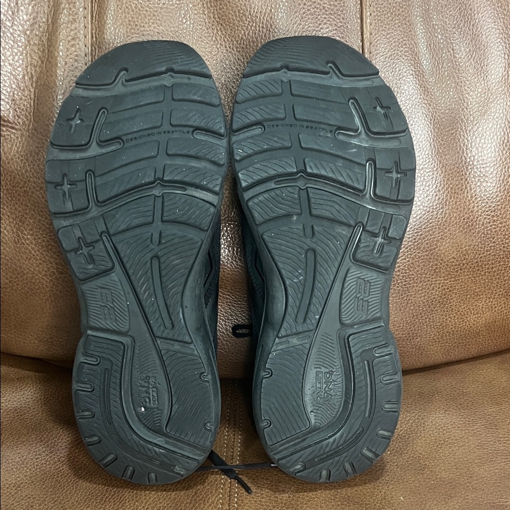 Brooks Men's Black Adrenaline GTS Sneakers size 10 - Picture 5 of 9